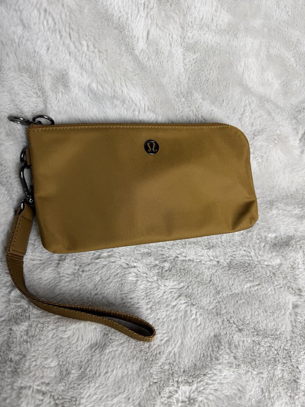 Lululemon Curved Wristlet Burnt Caramel Brown Gold Clutch PouchBag Travel Wallet